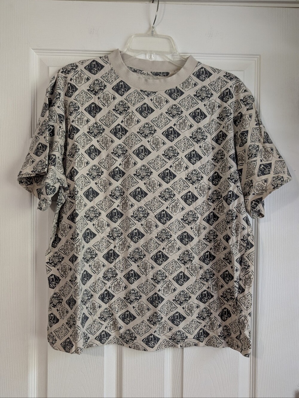 INTUNE Men's 90's Style Geometric Patterned Short-Sleeve Shirt Size M